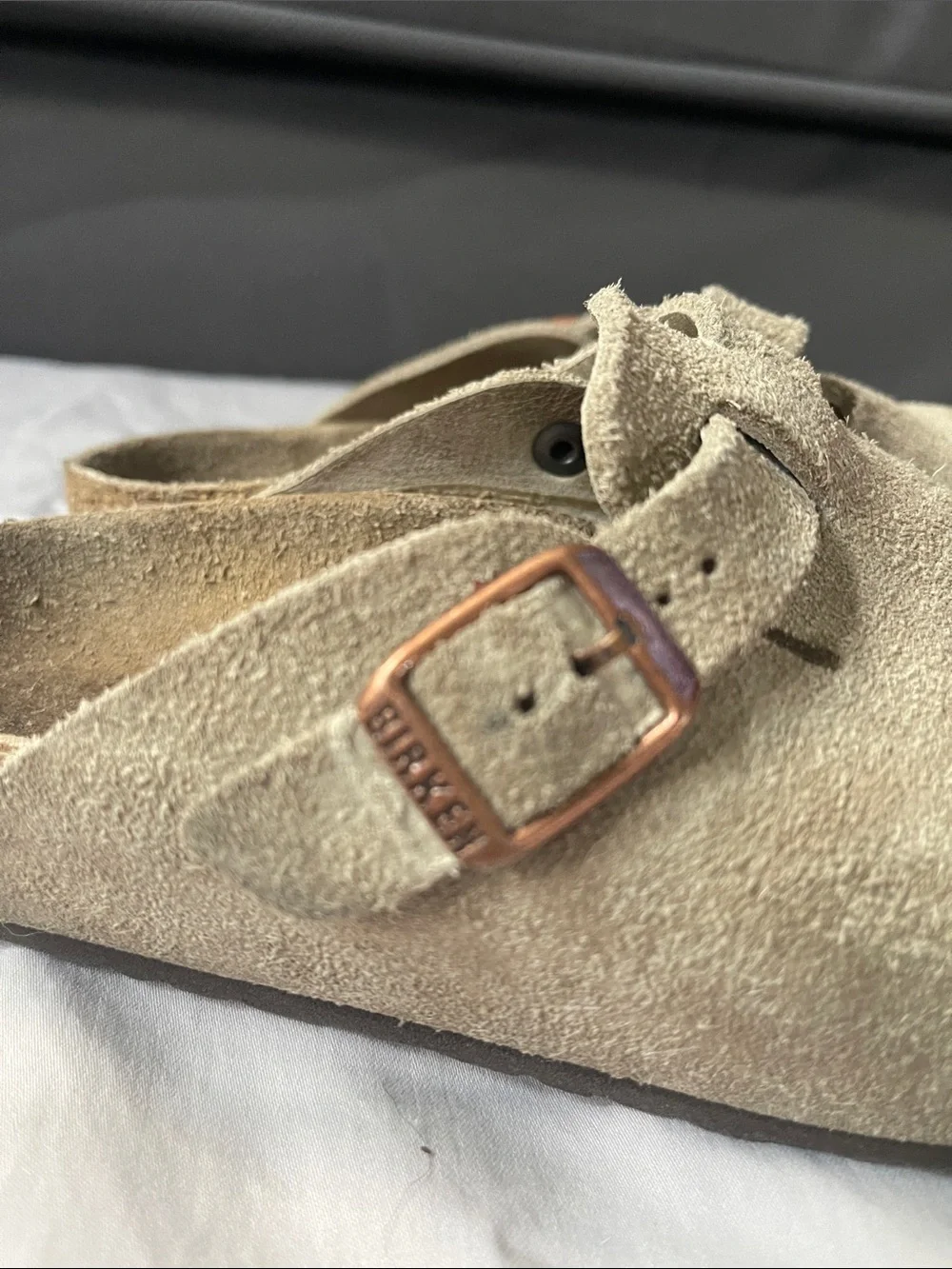 Birkenstock Kids Suede Slip-On Clogs in Beige with Buckle size 32